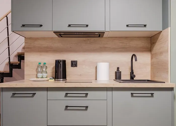 Osiedle Piastowskie Mezzanine By Bookinghost شقة