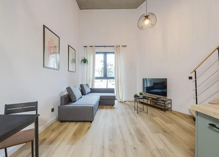 شقة Osiedle Piastowskie Mezzanine By Bookinghost